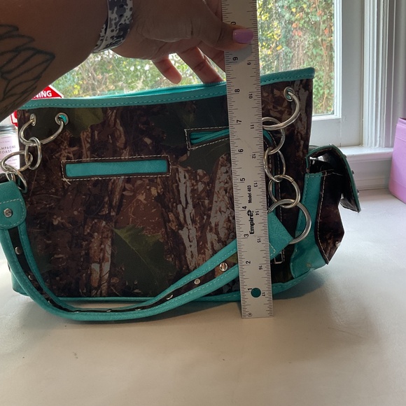 Western Style Camouflage Cross Studded Handbag - Picture 3 of 15